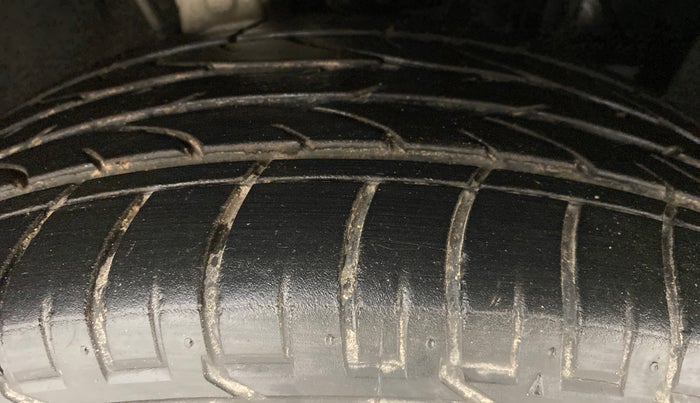 2020 Mahindra MARAZZO M8 8 STR, Diesel, Manual, 24,510 km, Right Front Tyre Tread