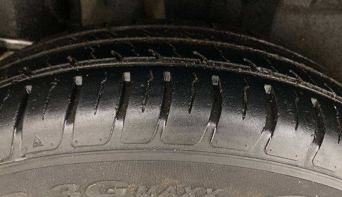 2018 Maruti Swift VXI, Petrol, Manual, 17,005 km, Right Rear Tyre Tread
