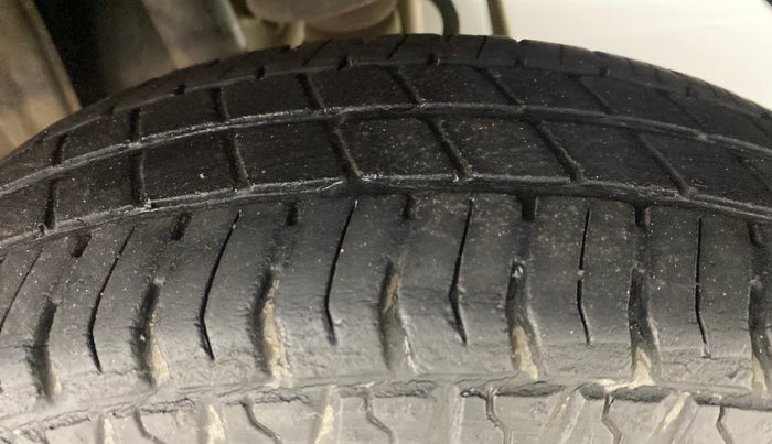 2013 Maruti Alto 800 LXI, Petrol, Manual, 33,797 km, Left Rear Tyre Tread
