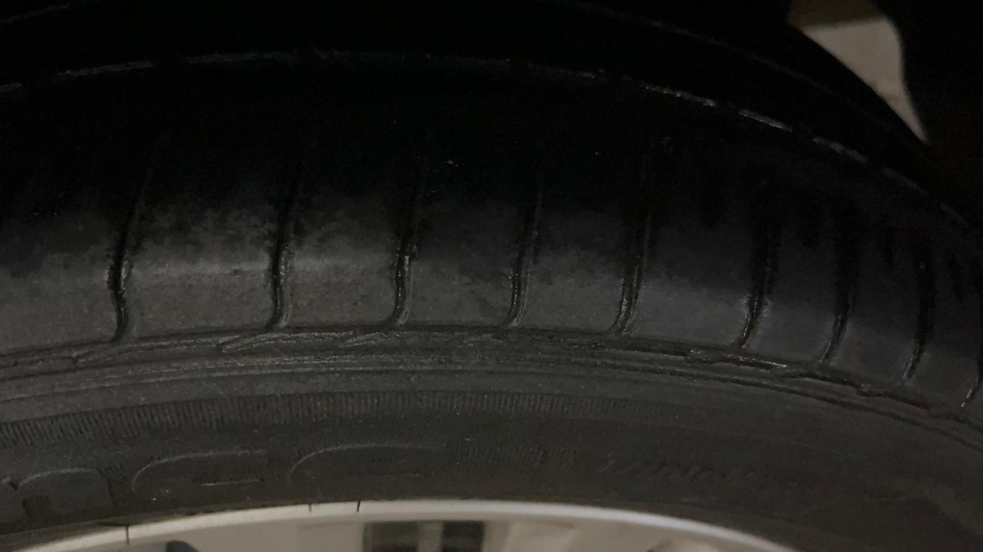 2022 Maruti Ciaz ZETA AT 1.5  SHVS PETROL, Petrol, Automatic, 58,097 km, Left Rear Tyre Tread