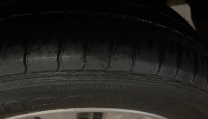 2022 Maruti Ciaz ZETA AT 1.5  SHVS PETROL, Petrol, Automatic, 57,975 km, Left Rear Tyre Tread