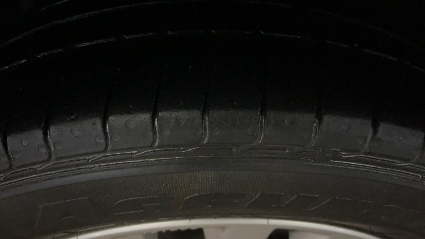 2022 Maruti Ciaz ZETA AT 1.5  SHVS PETROL, Petrol, Automatic, 58,097 km, Left Front Tyre Tread