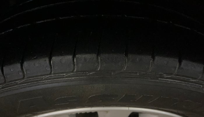 2022 Maruti Ciaz ZETA AT 1.5  SHVS PETROL, Petrol, Automatic, 57,975 km, Left Front Tyre Tread