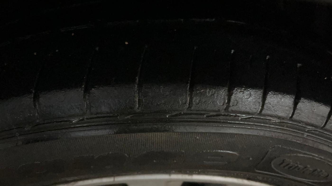2022 Maruti Ciaz ZETA AT 1.5  SHVS PETROL, Petrol, Automatic, 58,097 km, Right Front Tyre Tread