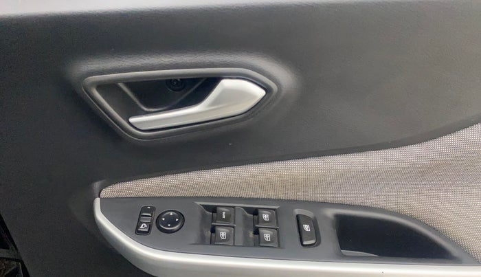 2022 Nissan MAGNITE XV TURBO CVT, Petrol, Automatic, 21,985 km, Driver Side Door Panels Control