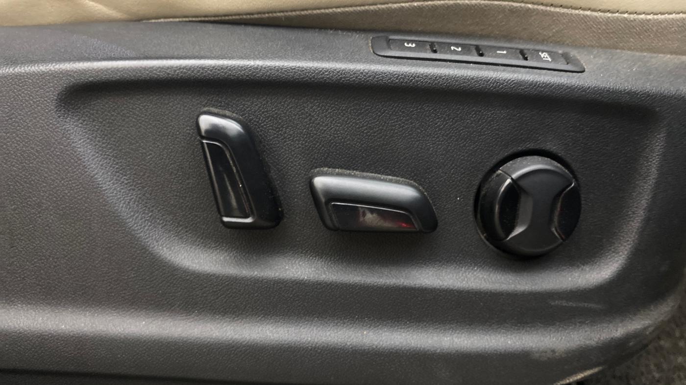 2019 Skoda Kodiaq L&K 2.0 TDI 4X4 AT, Diesel, Automatic, 96,601 km, Driver Side Adjustment Panel