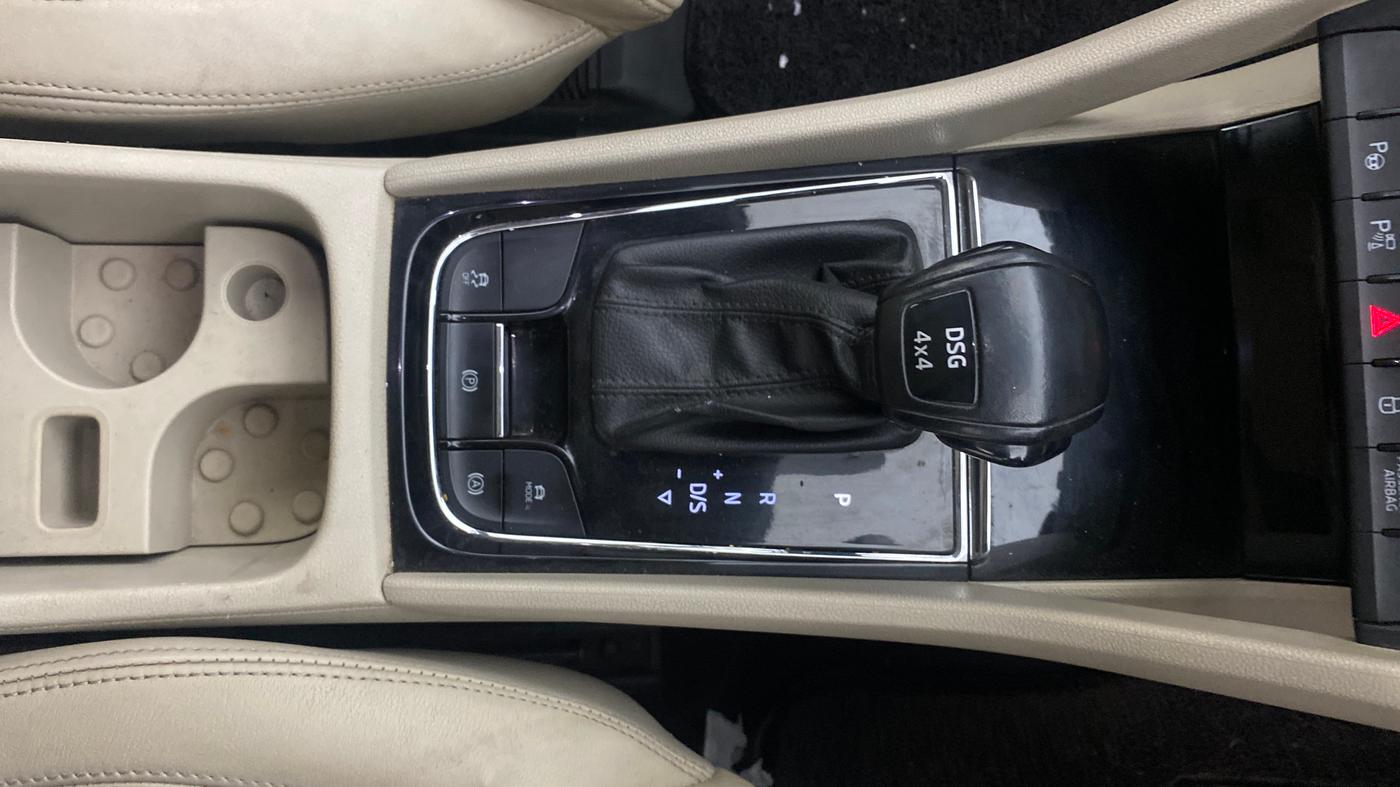 2019 Skoda Kodiaq L&K 2.0 TDI 4X4 AT, Diesel, Automatic, 96,601 km, Gear Lever