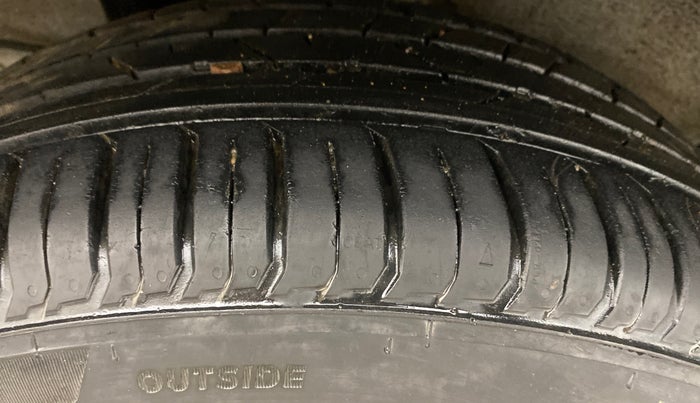 2022 Hyundai VENUE S (O) 1.0 Turbo Petrol DCT, Petrol, Automatic, 20,476 km, Right Rear Tyre Tread