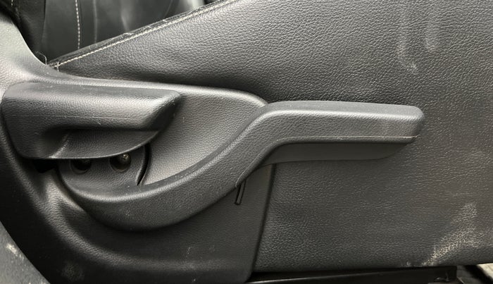 2016 Honda BR-V 1.5L I-VTEC VX, Petrol, Manual, 64,714 km, Driver Side Adjustment Panel