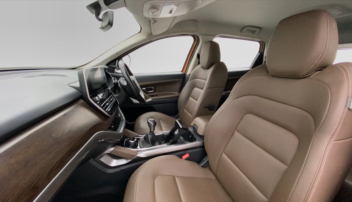 2019 Tata Harrier XZ 2.0L Kryotec, Diesel, Manual, 18,669 km, Right Side Front Door Cabin