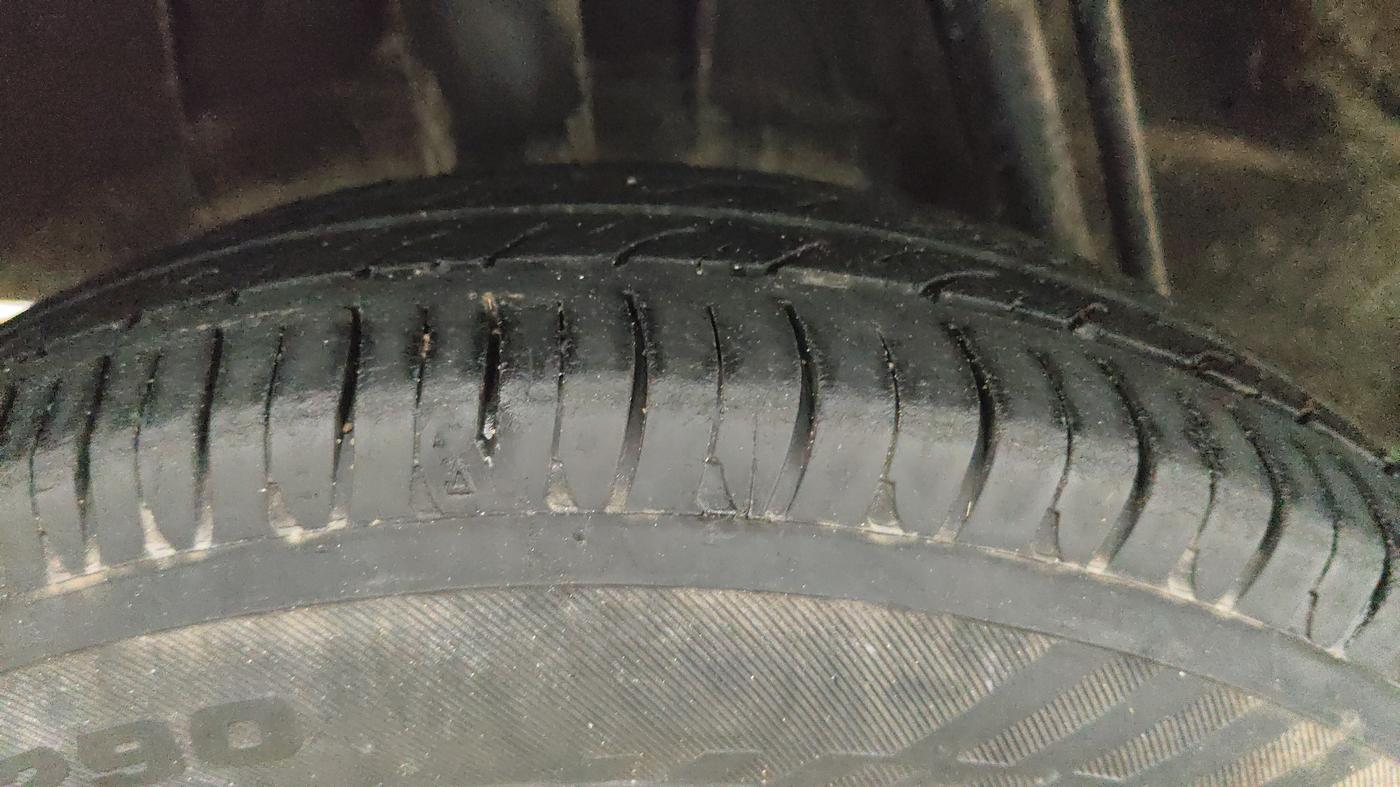 2018 Renault Kwid RXL 1.0 AMT, Petrol, Automatic, 49,286 km, Right Rear Tyre Tread