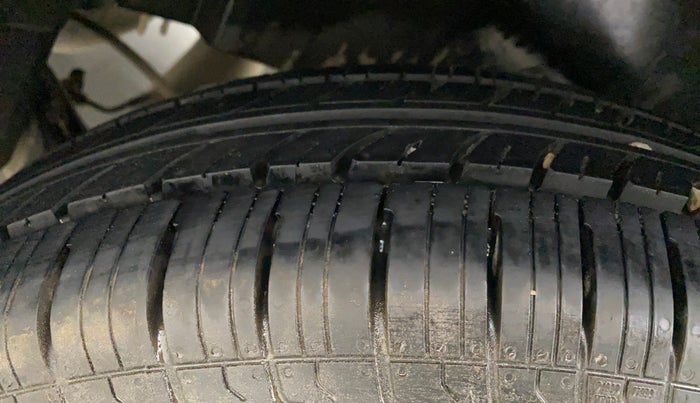 2014 Maruti Swift Dzire VXI, Petrol, Manual, 82,046 km, Left Rear Tyre Tread