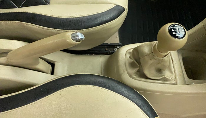 2014 Maruti Swift Dzire VXI, Petrol, Manual, 82,046 km, Gear Lever
