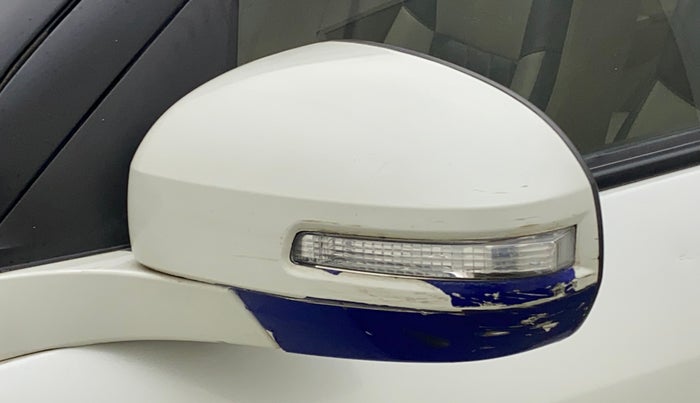 2014 Maruti Swift Dzire VXI, Petrol, Manual, 82,046 km, Left rear-view mirror - Indicator light has minor damage