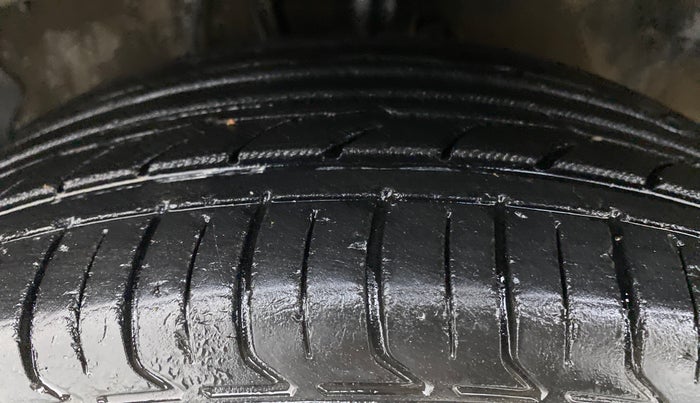 2010 Hyundai i20 ASTA 1.2, Petrol, Manual, 49,915 km, Left Front Tyre Tread