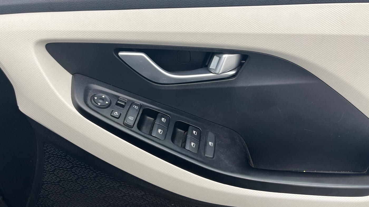 2023 Hyundai Creta SX 1.5 PETROL, Petrol, Manual, 12,831 km, Driver Side Door Panels Control