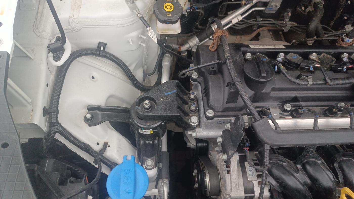 2025 Hyundai VENUE S(O) 1.2, Petrol, Manual, 12,463 km, Engine View - Right