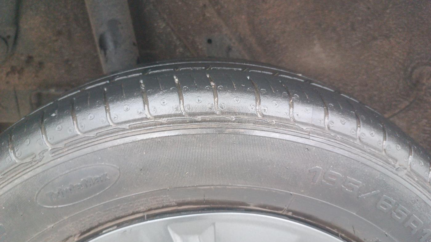 2025 Hyundai VENUE S(O) 1.2, Petrol, Manual, 12,463 km, Right Rear Tyre Tread
