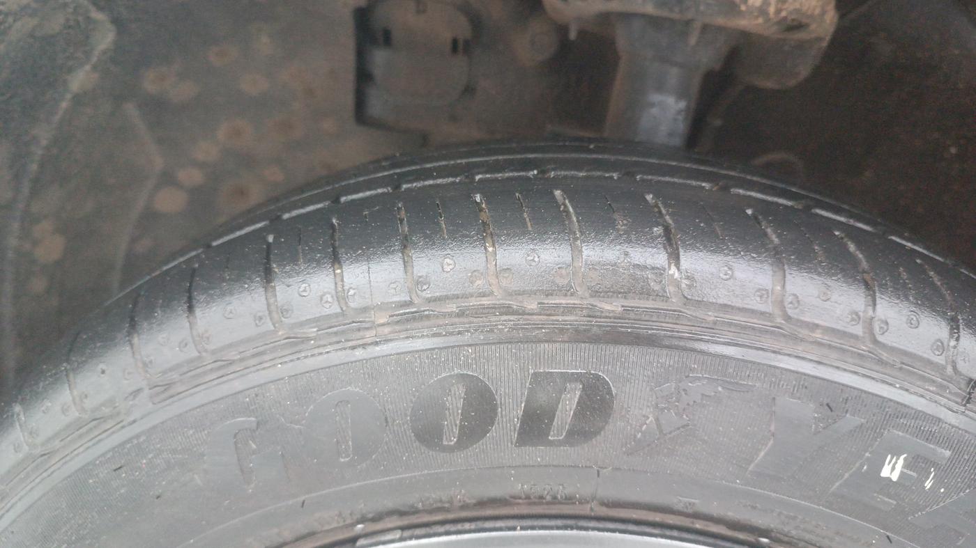 2025 Hyundai VENUE S(O) 1.2, Petrol, Manual, 12,463 km, Left Front Tyre Tread