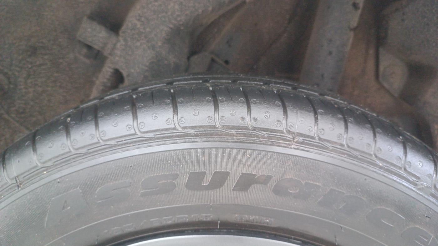 2025 Hyundai VENUE S(O) 1.2, Petrol, Manual, 12,463 km, Left Rear Tyre Tread