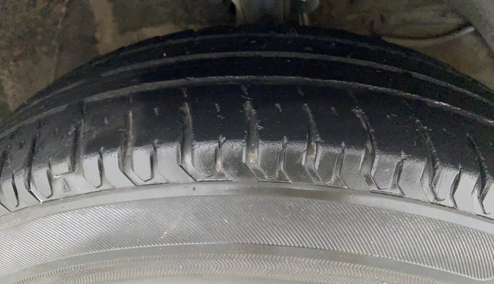 2020 Maruti Swift VXI AMT, Petrol, Automatic, 44,709 km, Right Front Tyre Tread