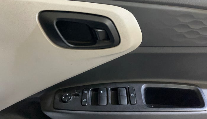 2021 Hyundai AURA S 1.2 CNG, CNG, Manual, 63,211 km, Driver Side Door Panels Control