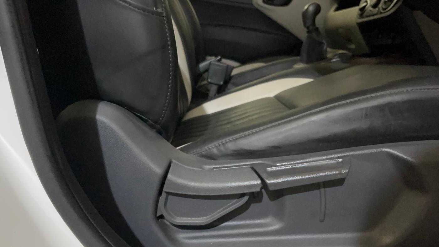 2021 Hyundai AURA S 1.2 CNG, CNG, Manual, 63,211 km, Driver Side Adjustment Panel