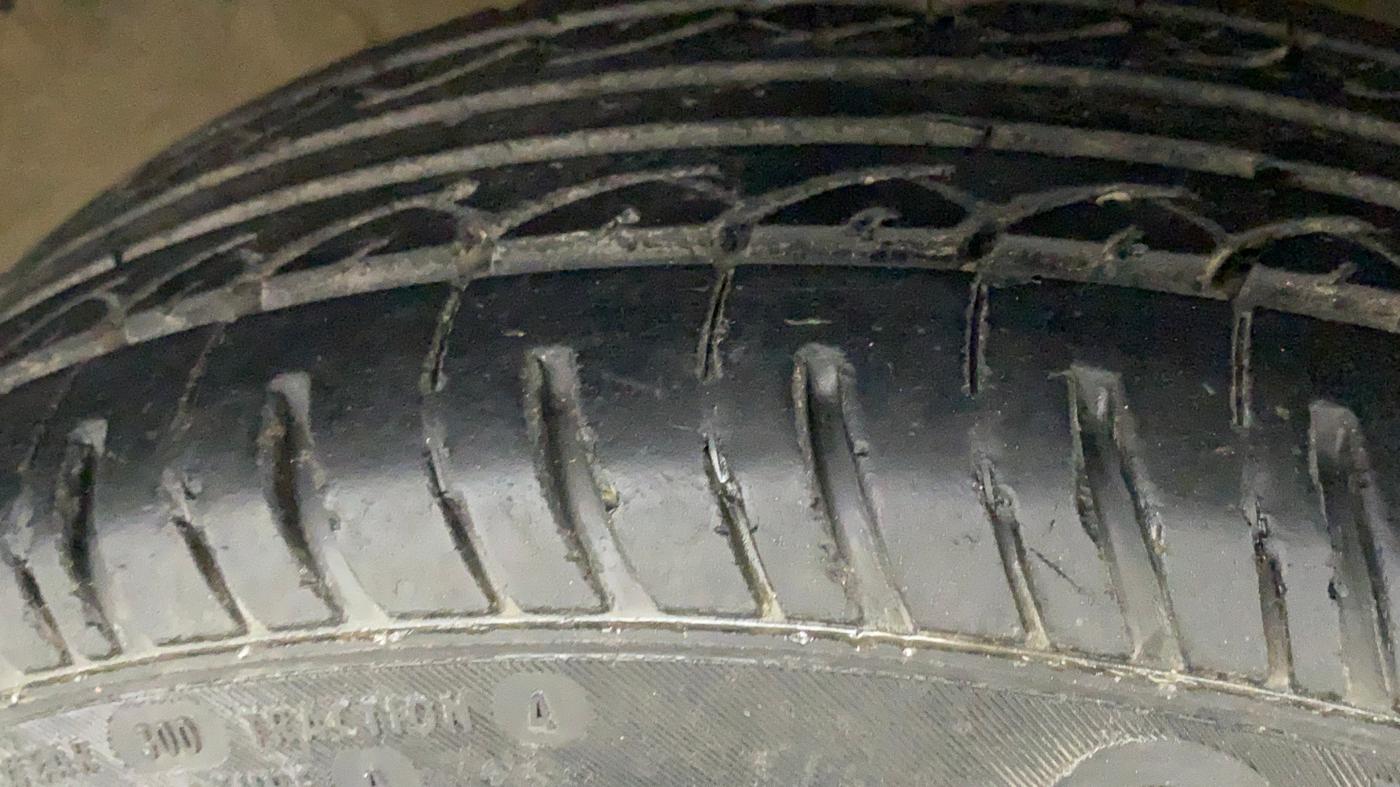 2014 Honda Brio S MT, Petrol, Manual, 86,881 km, Right Front Tyre Tread
