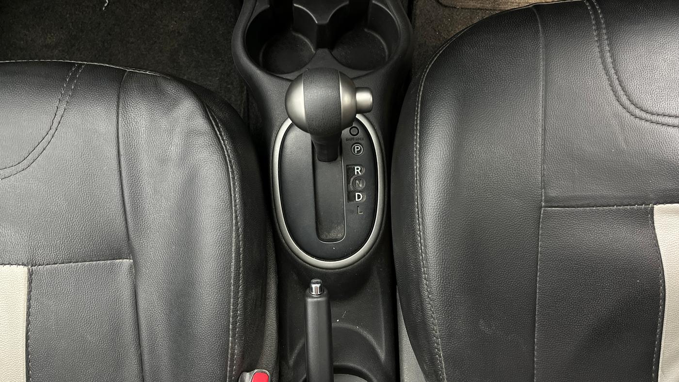 2018 Nissan Micra XV CVT, Petrol, Automatic, 46,713 km, Gear Lever