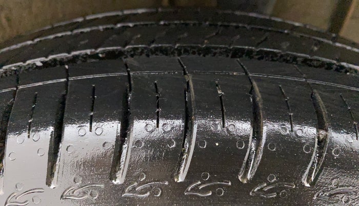 2022 Renault TRIBER RXL MT, Petrol, Manual, 5,303 km, Left Rear Tyre Tread