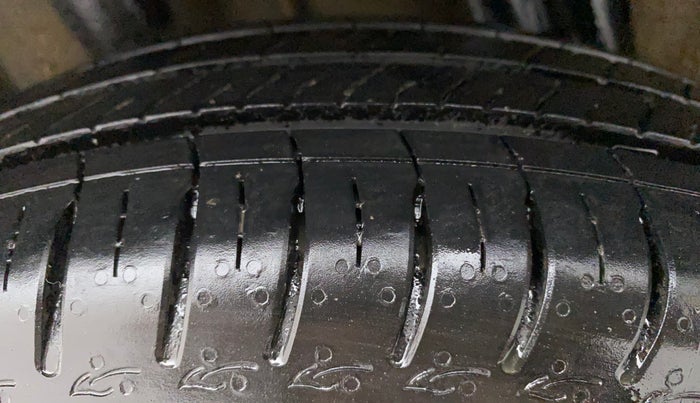 2022 Renault TRIBER RXL MT, Petrol, Manual, 5,303 km, Right Rear Tyre Tread