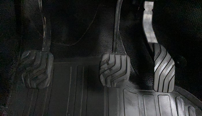 2022 Renault TRIBER RXL MT, Petrol, Manual, 5,303 km, Pedals