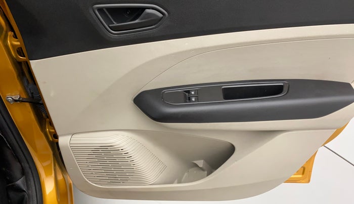 2022 Renault TRIBER RXL MT, Petrol, Manual, 5,303 km, Driver Side Door Panels Control