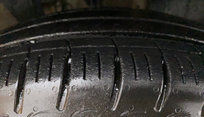 2022 Renault TRIBER RXL MT, Petrol, Manual, 5,303 km, Right Front Tyre Tread