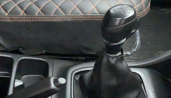 2022 Renault TRIBER RXL MT, Petrol, Manual, 5,303 km, Gear Lever