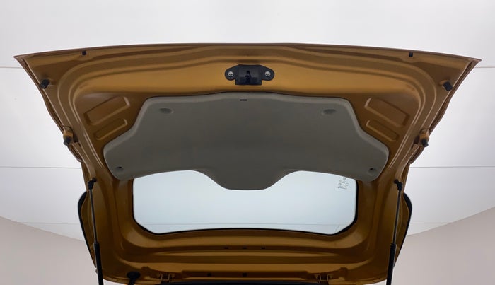 2022 Renault TRIBER RXL MT, Petrol, Manual, 5,303 km, Boot Door Open