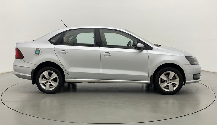 2017 Skoda Rapid 1.6 MPI STYLE AT, Petrol, Automatic, 36,421 km, Right Side View