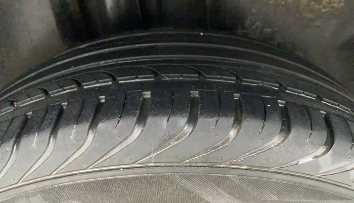 2017 Skoda Rapid 1.6 MPI STYLE AT, Petrol, Automatic, 36,421 km, Right Rear Tyre Tread