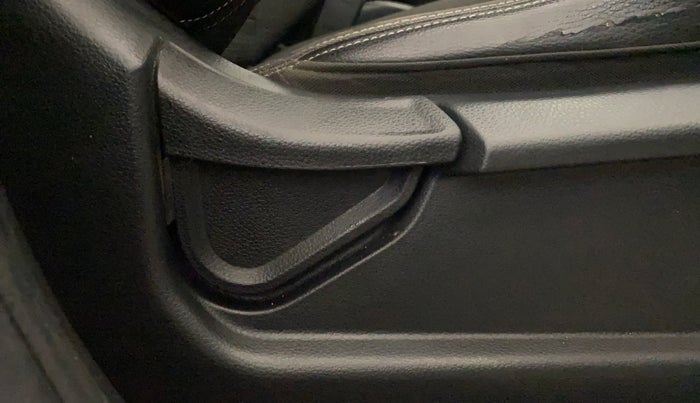 2022 KIA SONET HTE 1.2, Petrol, Manual, 41,280 km, Driver Side Adjustment Panel