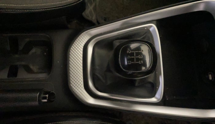 2022 KIA SONET HTE 1.2, Petrol, Manual, 41,280 km, Gear Lever