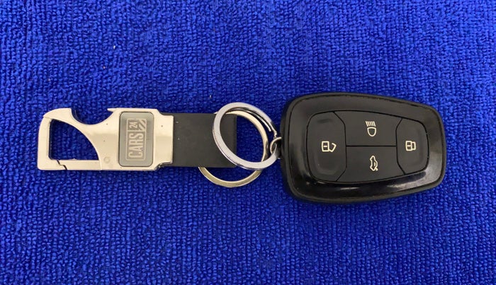 2019 Tata Harrier XZ 2.0L, Diesel, Manual, 53,051 km, Key Close Up