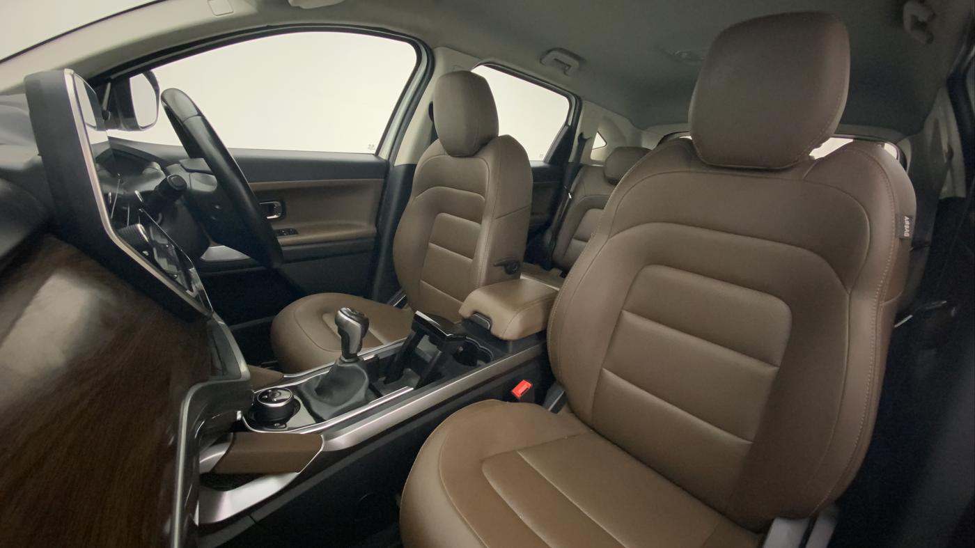 2019 Tata Harrier XZ 2.0L, Diesel, Manual, 53,051 km, Right Side Front Door Cabin