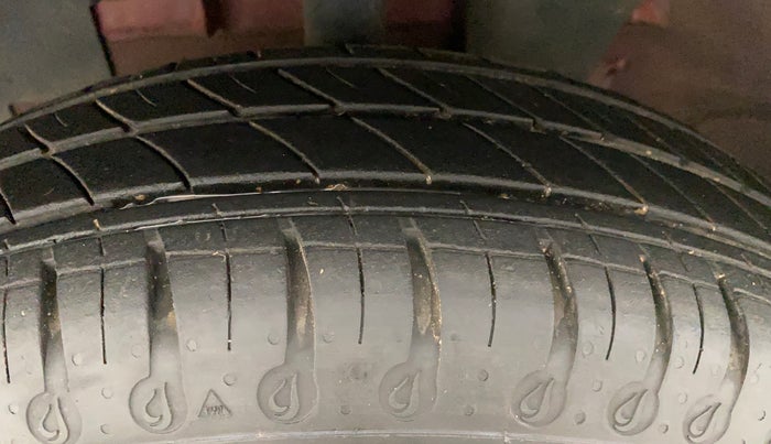 2021 Renault Kwid RXL 1.0, Petrol, Manual, 10,002 km, Left Front Tyre Tread