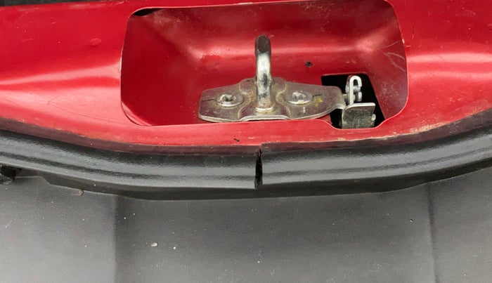 2021 Renault Kwid RXL 1.0, Petrol, Manual, 10,002 km, Dicky (Boot door) - Weather strip has minor damage