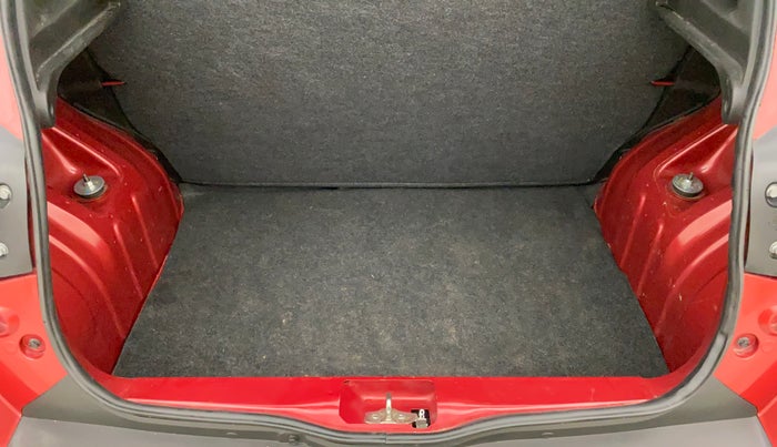 2021 Renault Kwid RXL 1.0, Petrol, Manual, 10,002 km, Boot Inside