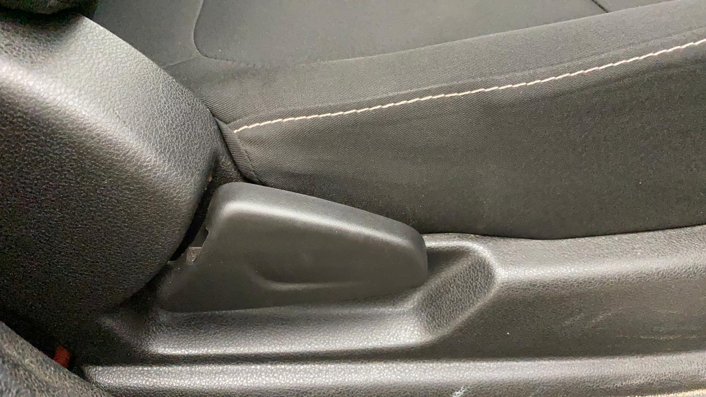 2021 Renault Kwid RXL 1.0, Petrol, Manual, 10,002 km, Driver Side Adjustment Panel