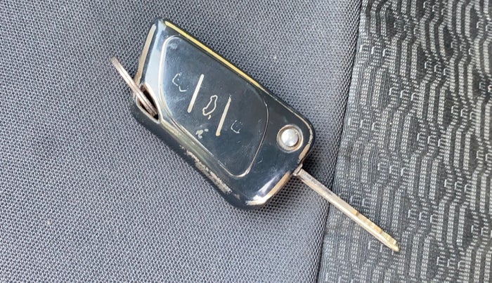 2014 Hyundai i10 MAGNA 1.1, CNG, Manual, 91,829 km, Key Close Up