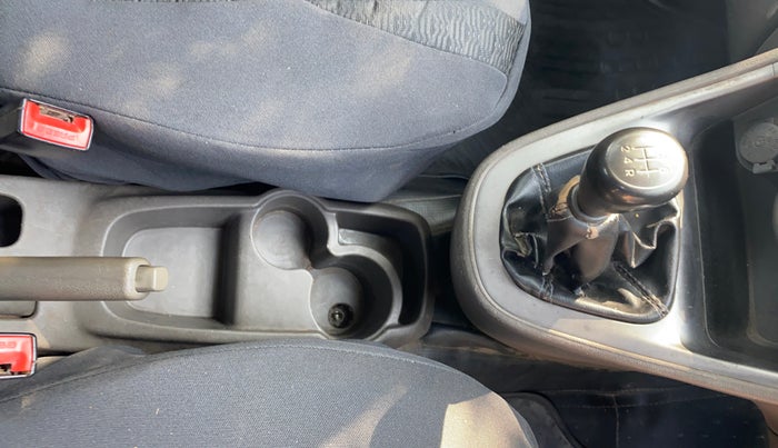 2014 Hyundai i10 MAGNA 1.1, CNG, Manual, 91,829 km, Gear Lever