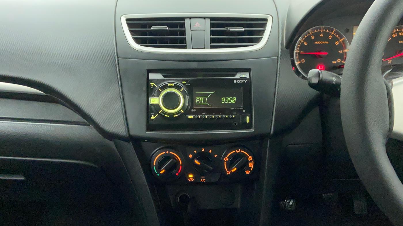2015 Maruti Swift VXI D, CNG, Manual, 1,33,652 km, Air Conditioner