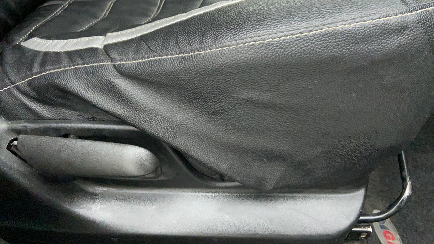 2015 Maruti Swift VXI D, CNG, Manual, 1,33,652 km, Driver Side Adjustment Panel